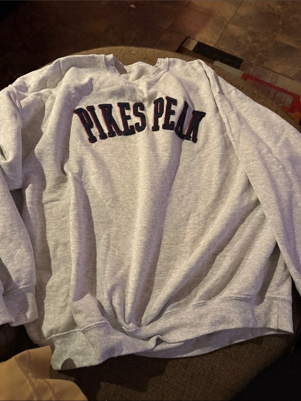 Pikes Peak Gray Crewneck Sweatshirt XL